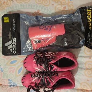 Umbro Kids Pink Soccer Shoes